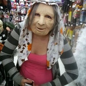 Meet your Posher, Debra